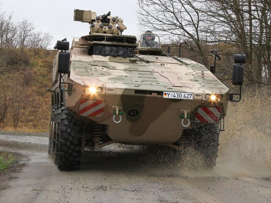  KMW Boxer 8x8 APC 2010 года  (фото 1 из 15)